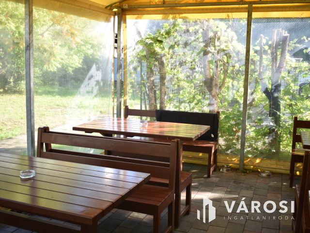 Családias vendéglátó saját vendégkörrel!