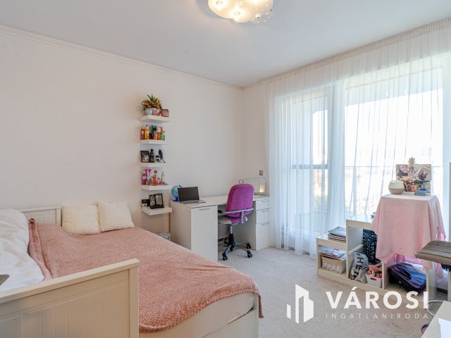 Prémium családi ház medencével Újszegeden!