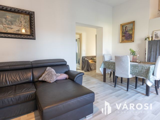 Családi ház + telek