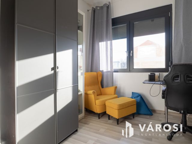 Családi ház + telek