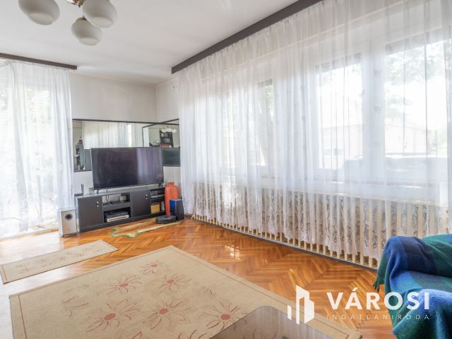 Kétgenerációs 6 szobás családi ház Szőregen