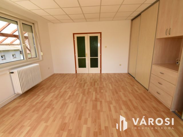 Napelem,3 szint,összeköltözőknek vagy vállalkozásnak Banán!