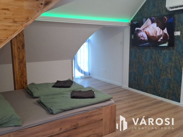 Két lakás egyben, kiváló befektetés Siófok szívében