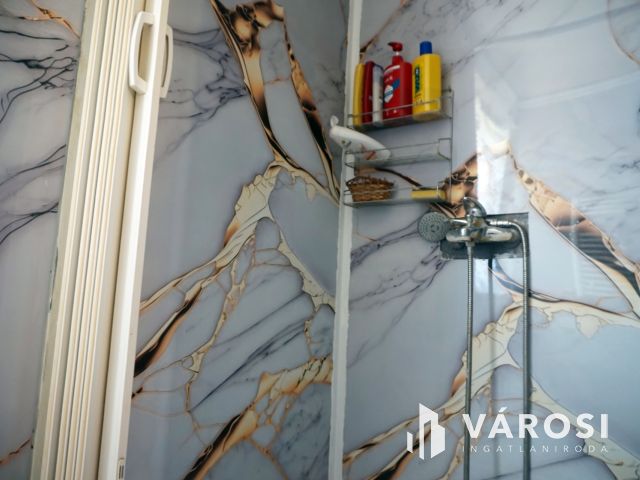 Több generációs családi ház kiváló állapotban eladó!