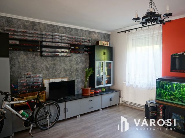 Kiváló házikó, idilli környezetben!