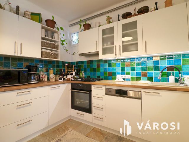 Felújított családi ház az Adyn