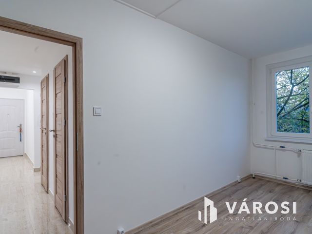 Magaslesen Újrokuson