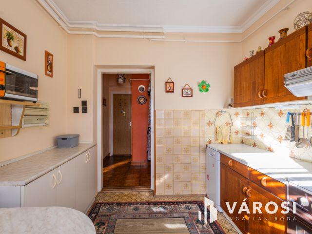 Tökéletes szerkezetű ház, tágas terekkel a Fürdőövezetben