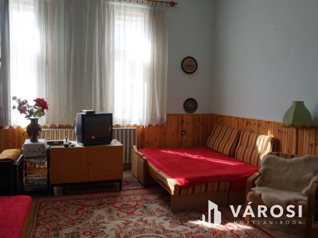 Tágas családi ház kiváló helyen Vásárhelyen