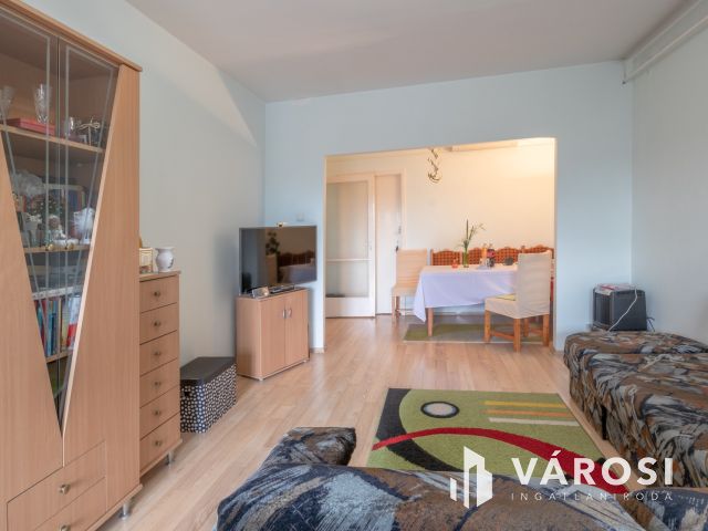 Mindenhez közel Újrókuson