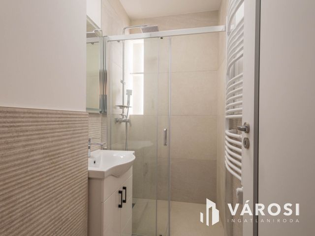 Belső kétszintes családi fészek Alsóvároson 2