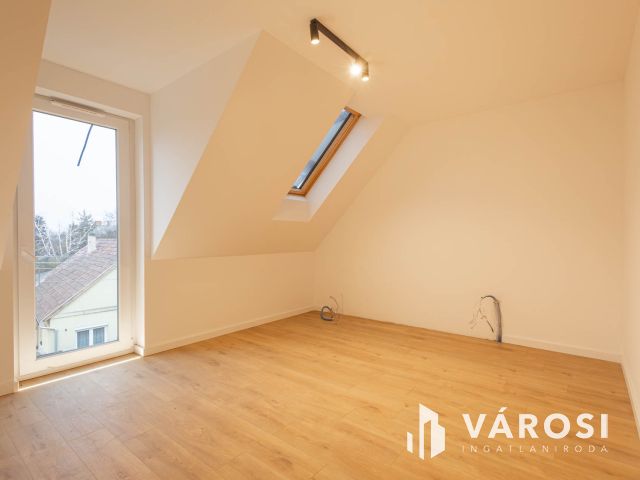 Belső kétszintes családi fészek Alsóvároson 2