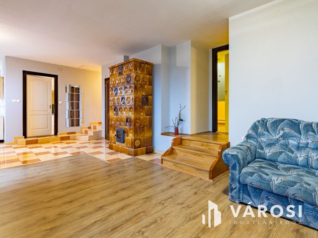 Családi ház Ürömön, akár három generációnak