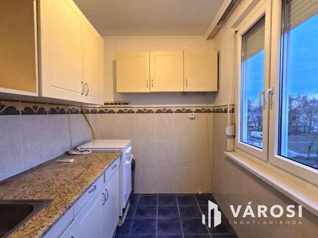 Jó ár!!!!Befektetésnek,családi otthonnak Debrecen Vénkert