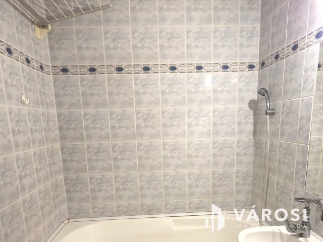 Jó ár!!!!Befektetésnek,családi otthonnak Debrecen Vénkert