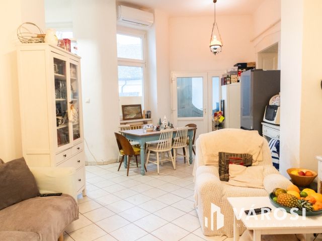 Többgenerációs Családi ház  Kiskundorozsma központi részén.