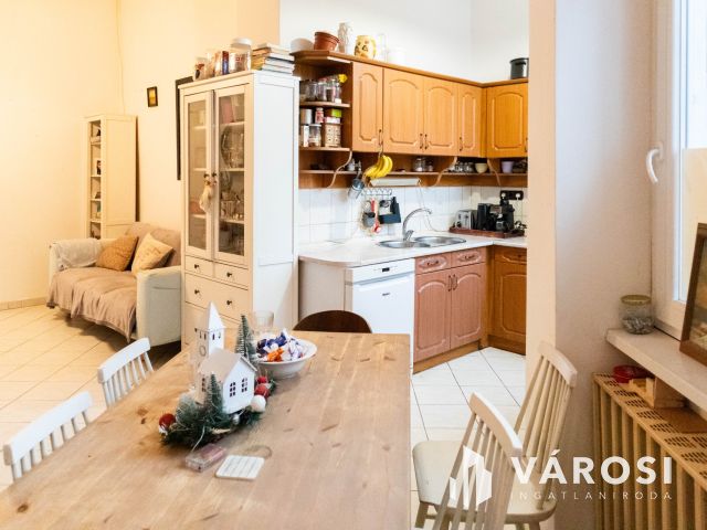 Többgenerációs Családi ház  Kiskundorozsma központi részén.