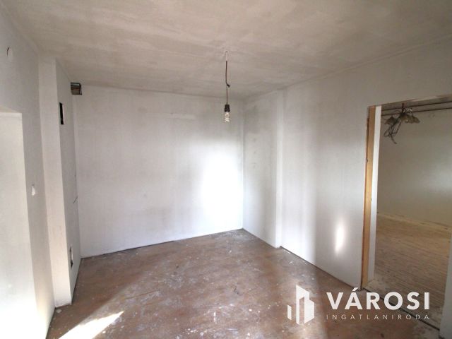 Felújítandó 3 szobás ház Susánban