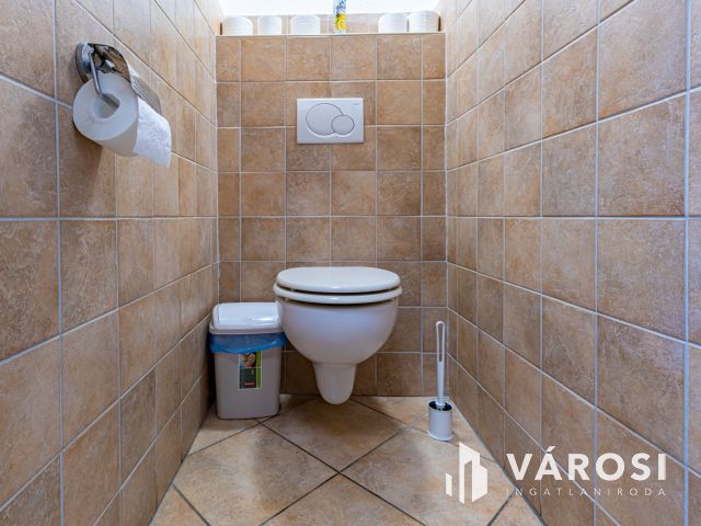 Zuglóban, M3 bevezetőnél, eladó II. emeleti irodaszint