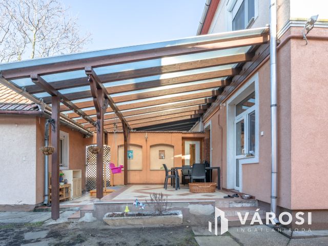 Algyői 4 szobás ikerház