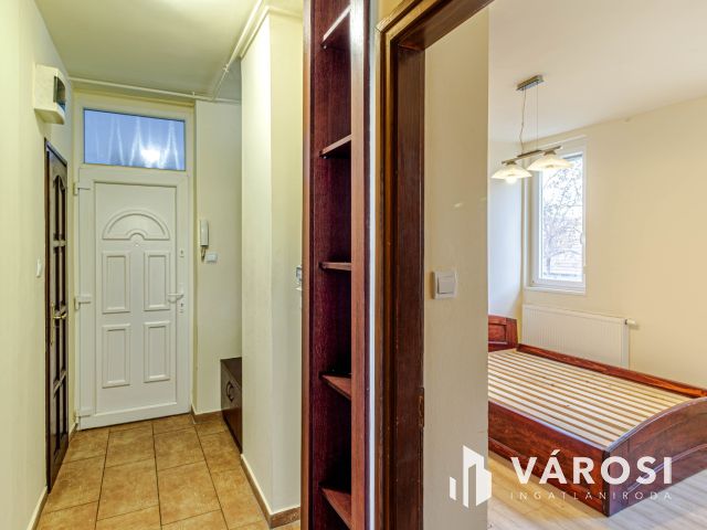 Jó elrendezés a TIK mellett és a belváros határán