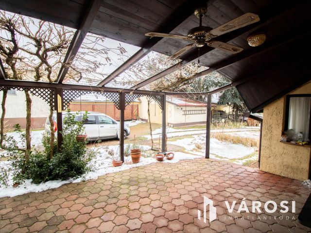 Ritka adottságú ingatlan Újkígyós központjában