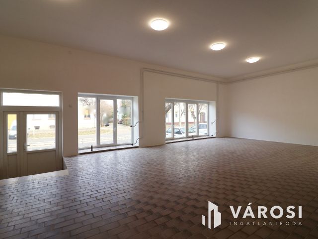 Földszinti társasházi lakás