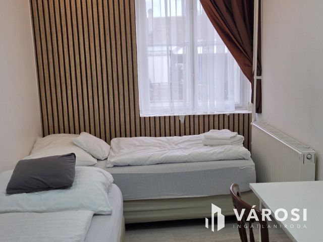 Többféle hasznosításra lakás, kiváló helyen!!-Debrecenben