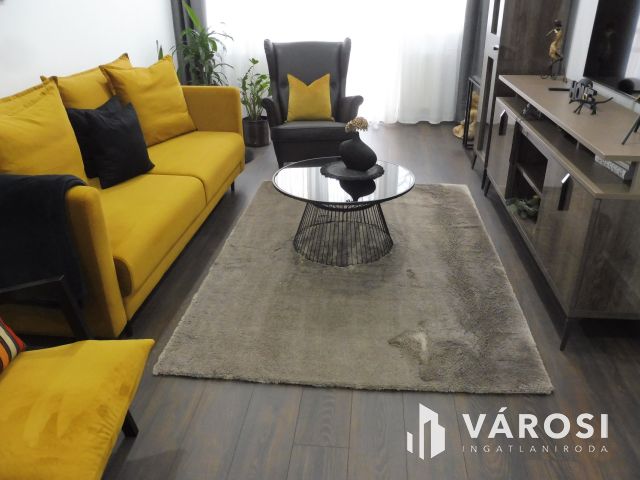 Újszegedi panel,top helyen,top minőségben eladó.