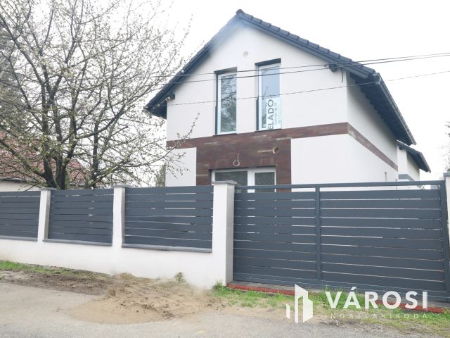 Kulcsrakész ikerház Újszegeden.