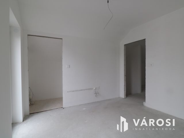 Kulcsrakész ikerház Újszegeden.