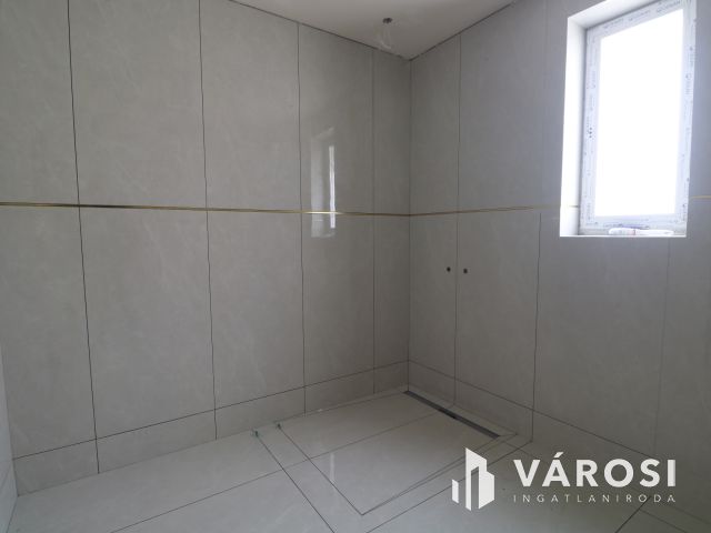 Baktói ikerház,minőségi kulcsrakész kivitelben.