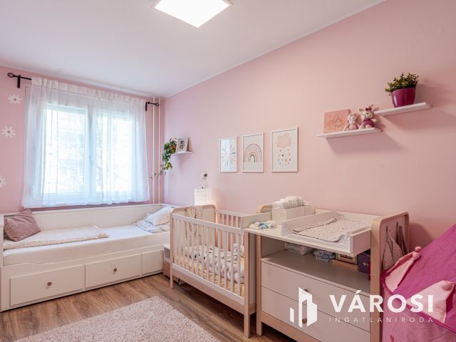 Csorba csííííík ..... (eladó panel lakás)