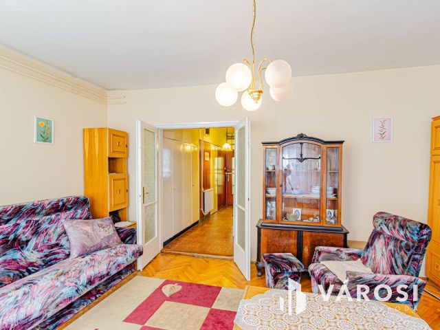 Alul nappali, felül nyugalom – kétszintes otthon garázzsal