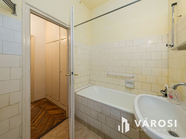 Belvárosi nappali + 1 (2) szobás