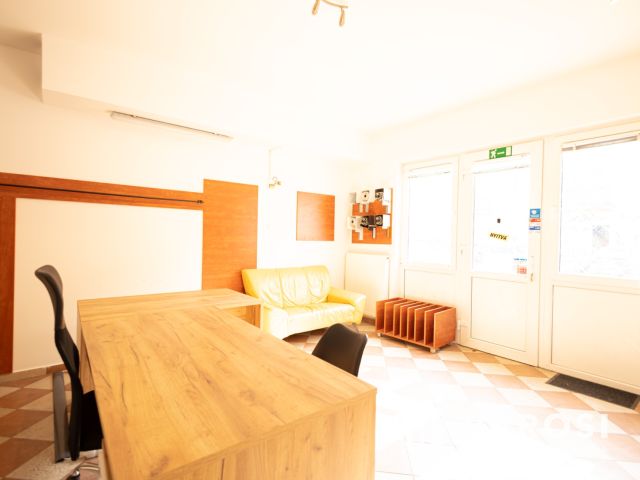 Alsóvárosban szuper kis iroda eladó