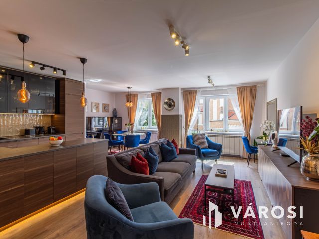 Ugorj le egy színdarabra