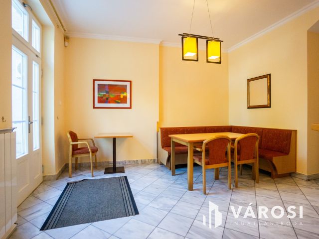 Sokrétű felhasználási lehetőség Sopron Belvárosban