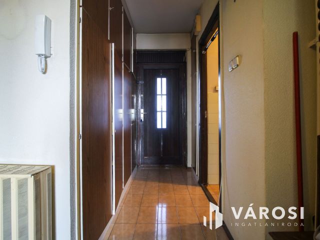 Citadellára néző belvárosi lakás eladó